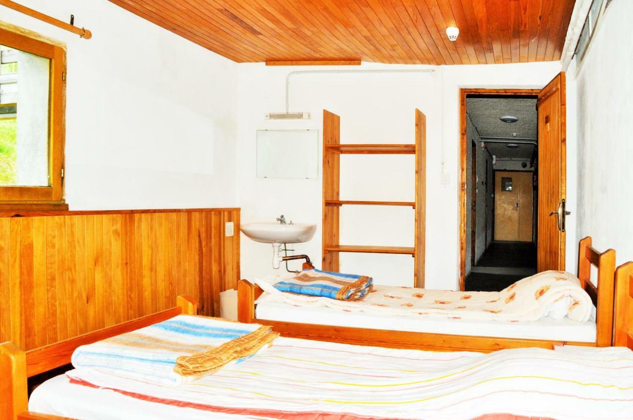 Chalet Le Genepy With Amazing Views! Molines-en-Queyras Luaran gambar